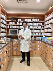 【專刊】驗證傳統方劑五寶散 武醫何宗融以實證走出中西醫合療抗癌新路