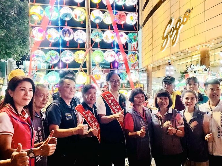 中壢仁海宮壢之慶中元慶典活動 風雨無阻絢麗登場