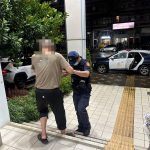 冒雨守候獲暖警協助　陽明警護送高齡翁平安返家