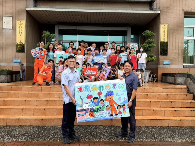 北門區文山國小到海巡署第11岸巡隊勞軍