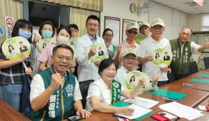 吳雅雯登記參選北港鎮長 以護理專業守護北港32年 提出「閃耀北港、全齡守護」
