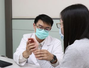 嘉基關節鏡微創揪出痛源　小傷口也能精準修復