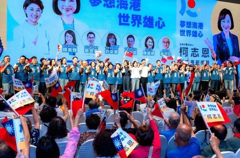 柯志恩成立南高雄後援會 「神力女超人」許淑華站台力挺