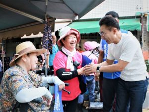 江啟臣東勢拜票 受到熱情歡迎