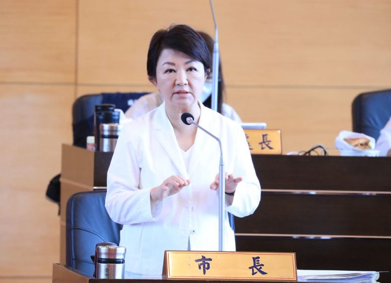 盧秀燕施政滿意度落後 議員為她抱屈