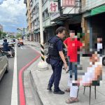 翁下車不慎絆倒 福德警駕車護送返家