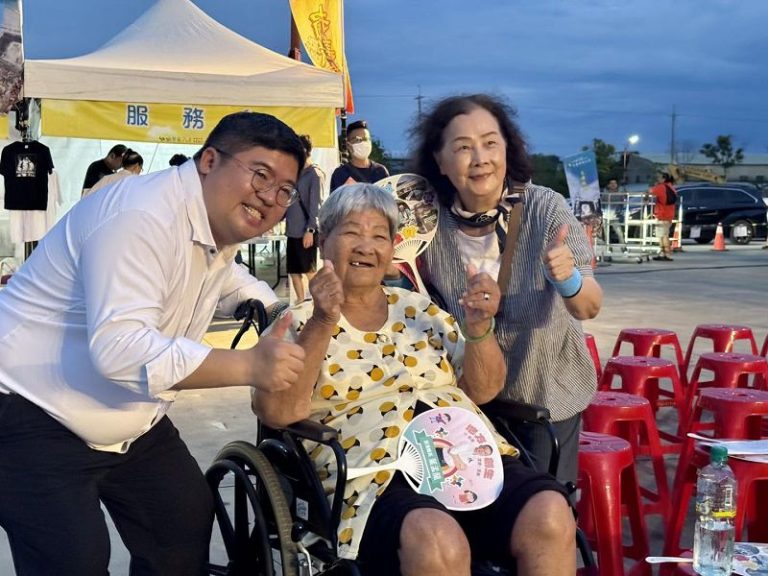 翁章梁宣布65至69歲中低收入戶健保費全免 蔡易餘支持「弱勢優先、照顧不等待」