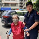 老婦路倒拒就醫 民族警耐心安撫護送返家