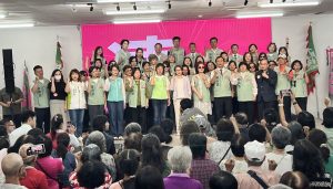 蕭美琴赴鹿港參香祈福 力挺陳素月