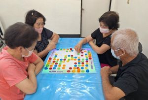 C據點長輩動腦玩桌遊 提升認知力