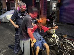警見老翁騎車街頭徘徊　鼎金警暖心護送平安返家