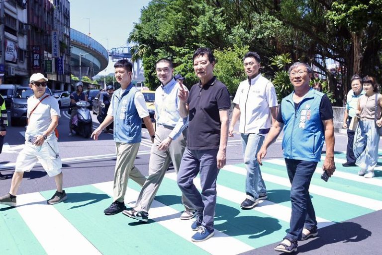 趙少康參訪基隆藝文新亮點 大讚謝國樑治理成果