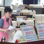 人孔蓋讓馬路成「地雷區」 陳俞融要求市府應於一個月內提出改善