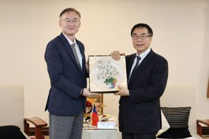駐台北韓國代表部新任代表黃載皓拜會黃偉哲 共促台韓交流再升級