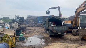 永安農地遭非法堆置大量廢木材 業者遭移送法辦