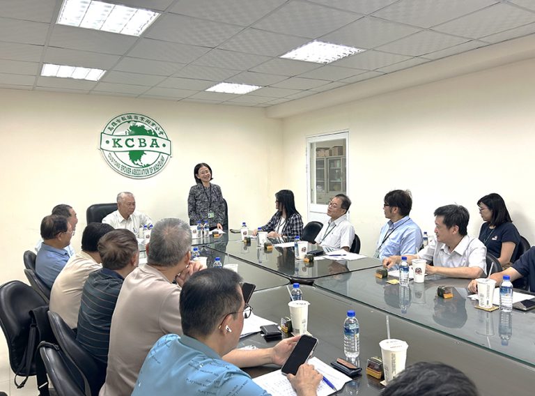高雄關至報關公會進行通關業務交流