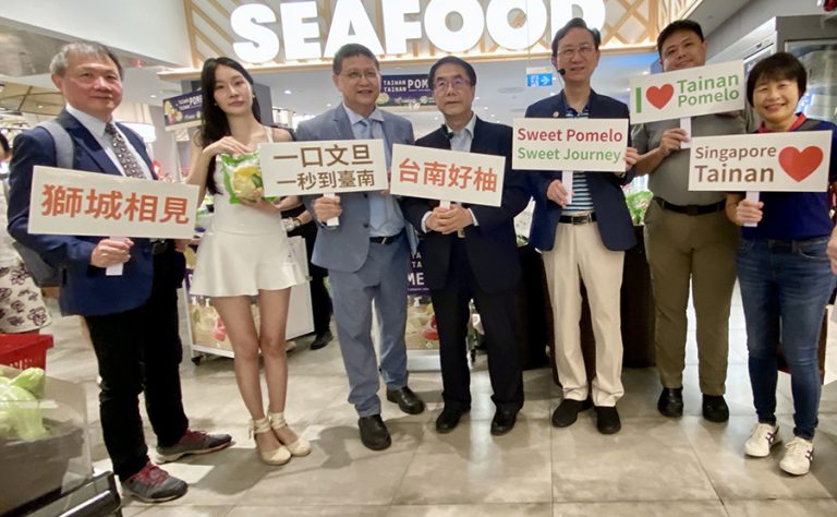 黃偉哲行銷臺南文旦 新加坡柚見熱潮