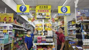 鼎金消防隊攜手小北百貨設置防災專區 宣導自主抗災與避難整備