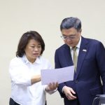 黃敏惠赴行政院力爭高鐵聯外軌道建設