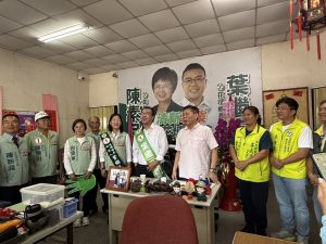 高大成陪同葉繼元車掃