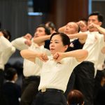夫妻同修孝親傳法 攜手演繹一甲子