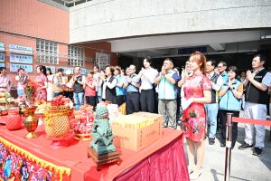 南郭國小重建活動中心暨地下停車場上梁