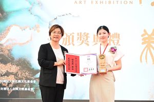 磺溪美展頒獎典禮 王惠美親表揚