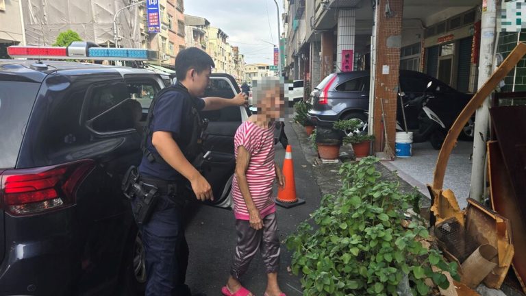 七旬婦迷途徘徊超商 凱旋警查明住址護送返家