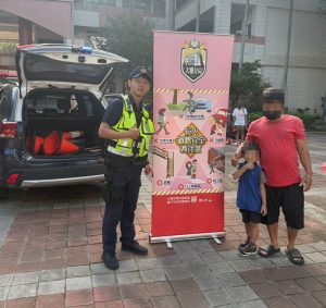 六寶警結合護童勤務 宣導交通安全