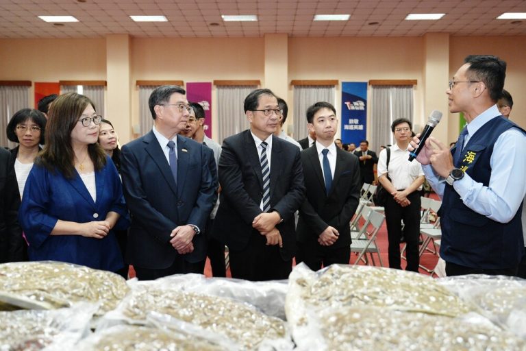 破獲船隻運毒集團 卓榮泰表揚有功人員