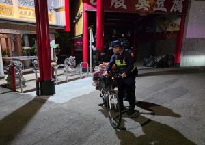 颱風過後深夜驚見「翹孤輪」 豐原警上前關心尋獲失蹤老翁
