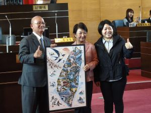 盧秀燕任期即將屆滿 議長張清照贈「燕子迎春」全台地圖 國民黨議員喊「更上一層樓」