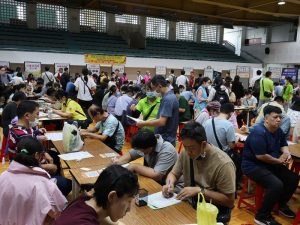 薪動高雄‧職得幸福徵才活動17日苓雅運動中心舉行