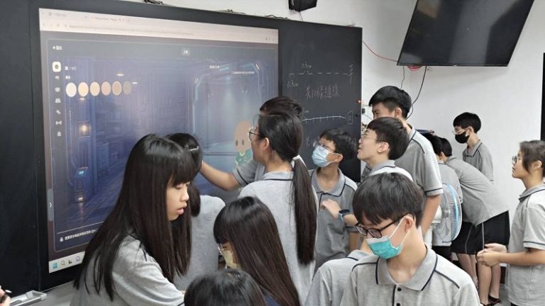 一甲國中無差別閱讀競賽 觸控大屏搶答添趣味