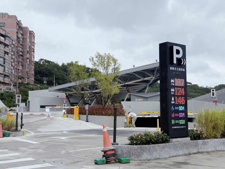 基隆市立田徑場試營運 戶外跑道球場停車場全面免費