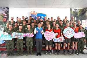南投13鄉鎮市首長率團探視營區役男