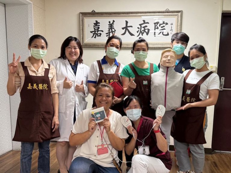 嘉義醫院越南文CPR教學 讓外籍照顧服務人員「聽得懂、學得會、敢急救」