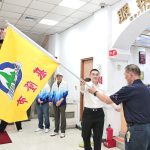 謝國樑授旗全民運代表隊 頒發加菜金