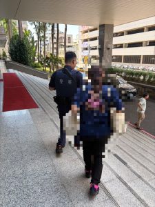 手握大筆現金準備發薪 民權警護送安心抵達