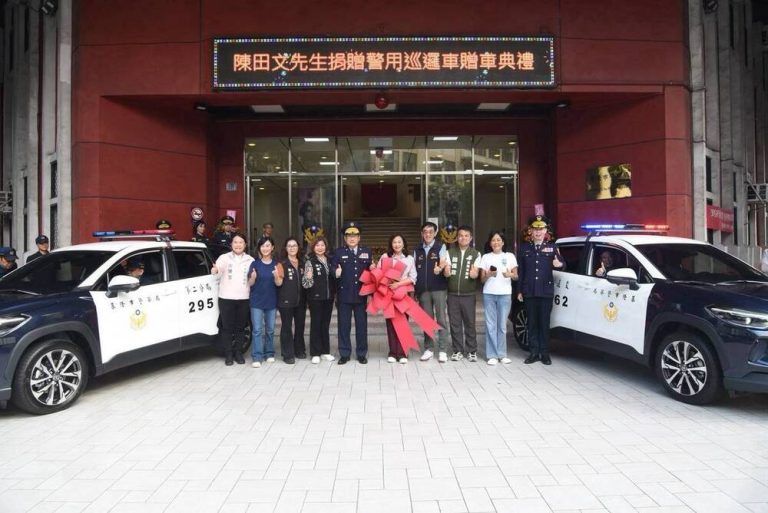 陳田文捐警用巡邏車 充實警用裝備