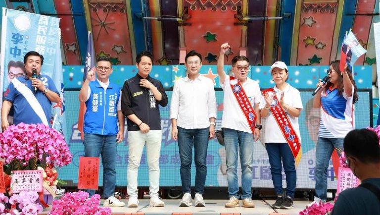江啟臣端牛肉提「星光計畫」 將鐵路舊倉庫打造為培養明星的文化展演中心