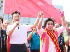 母雞帶小雞 江啟臣為市議員站台
