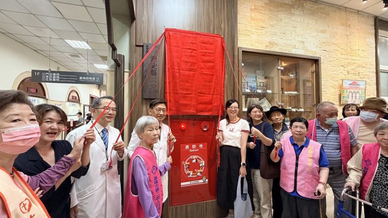 長者巧手繪港都記憶 基醫攜6家日照單位展出