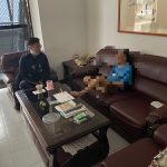 獨居嬤久未回應嚇壞友人 警破門見悠閒坐沙發