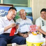 百歲人生豐富精彩 翁章梁重陽前夕探訪嘉義人瑞
