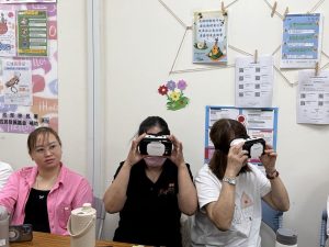 戴上VR環遊新加坡 基隆新住民陳丹淇築夢分享與傳承