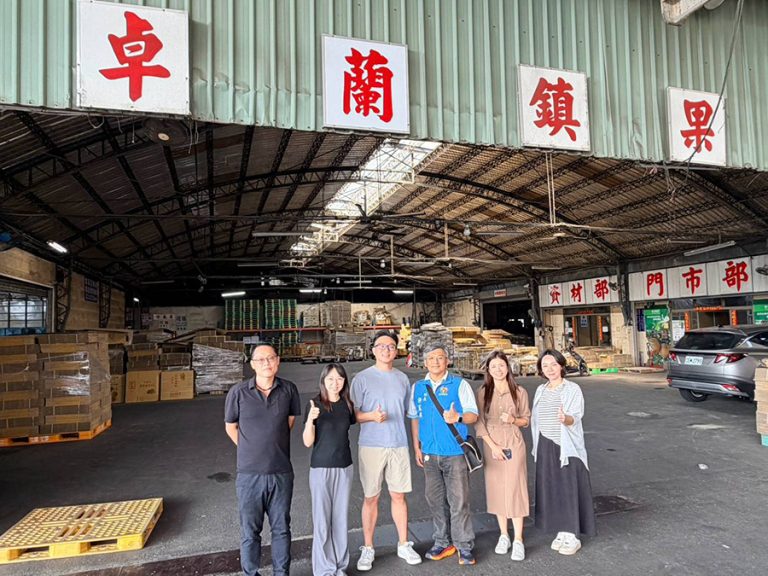 加拿大通路業者赴卓蘭探訪柑橘產地