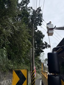 薔琵颱風一夜肆虐 苗栗近3千戶停電台電全力搶修