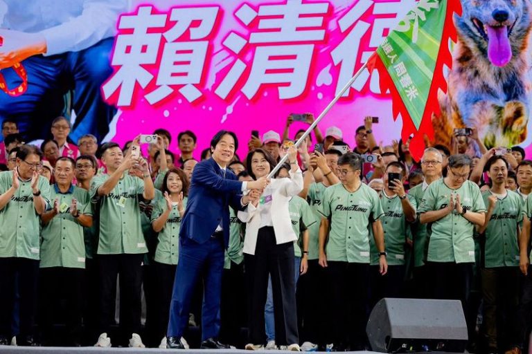 賴清德讚老人健保免費「妥當了」 卓榮泰卻罵違憲！ 藍轟賴卓雙重標準