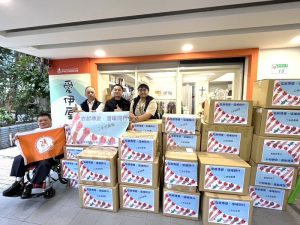 基隆港務募集800件衣物送暖伊甸助弱勢